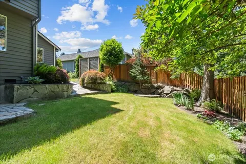 Exterior - 15732 111th Ave NE, Bothell, WA 98011 photo 8 of 10