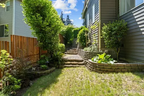 Exterior - 15732 111th Ave NE, Bothell, WA 98011 photo 7 of 10