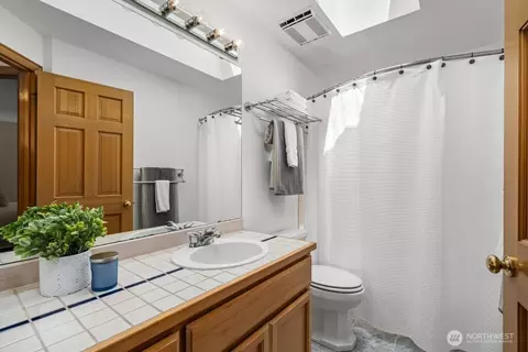 Bath - 15732 111th Ave NE, Bothell, WA 98011 photo 5 of 5