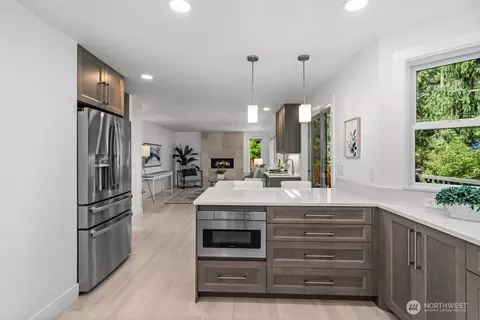 Kitchen - 15732 111th Ave NE, Bothell, WA 98011 photo 6 of 7