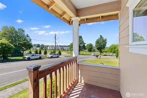 Exterior - 1823 Summit Ave, Everett, WA 98201 photo 3 of 7
