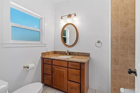 Bath - 1823 Summit Ave, Everett, WA 98201 photo 1 of 2