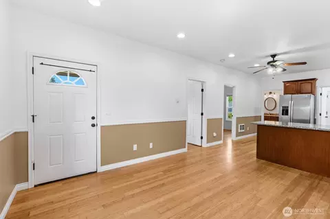 Entry Way - 1823 Summit Ave, Everett, WA 98201 photo 3 of 3