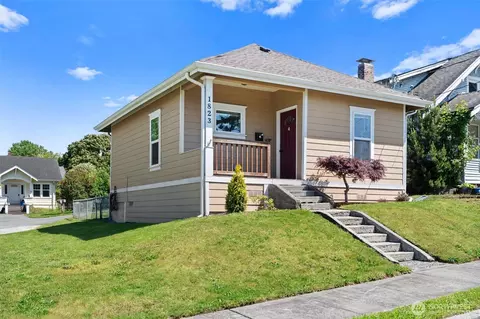 Exterior - 1823 Summit Ave, Everett, WA 98201 photo 2 of 7