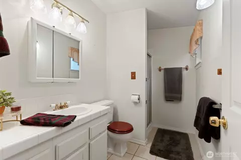 Bath - 91 E Jack Pine Ln, Union, WA 98592 photo 1 of 2