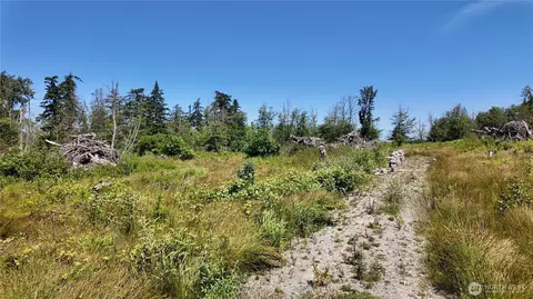 1 Seaview Ln, Mount Vernon, WA 98273