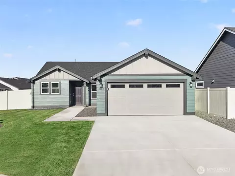 2002 N Oak Rd, Moses Lake, WA 98837