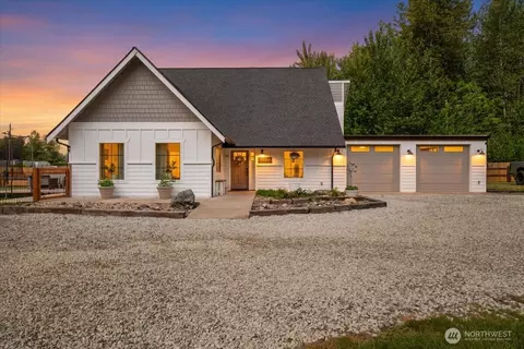 26709 Entwhistle Rd E, Buckley, WA 98321
