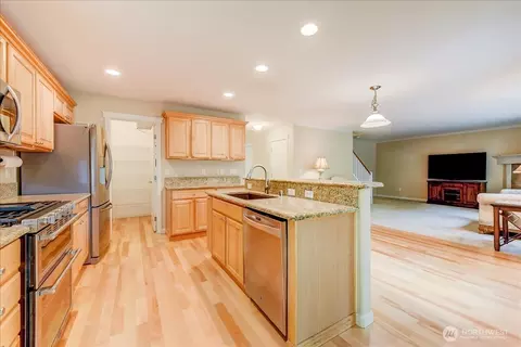 Kitchen - 20097 Ambers Pl SE, Monroe, WA 98272 photo 3 of 4