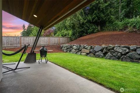 Exterior - 22326 2nd Pl SE, Bothell, WA 98021 photo 4 of 7