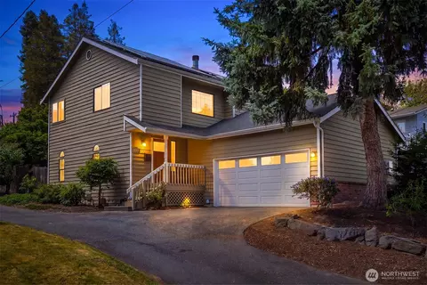 4831 37th Ave NE, Seattle, WA 98105