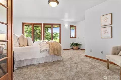 Bedroom - 1133 E Pole Rd, Everson, WA 98247 photo 1 of 7