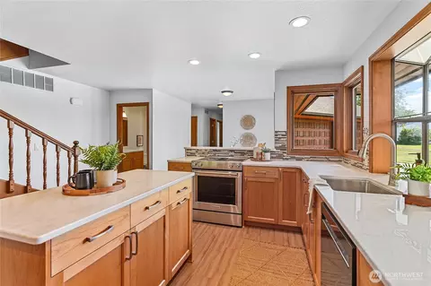 Kitchen - 1133 E Pole Rd, Everson, WA 98247 photo 3 of 3