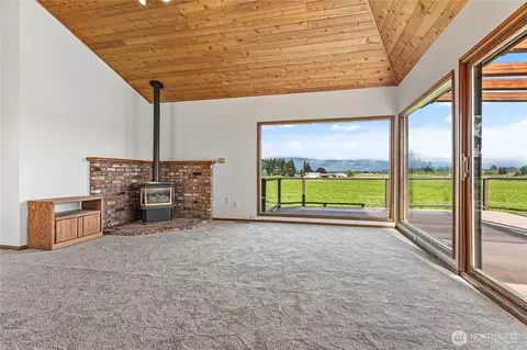 Living - 1133 E Pole Rd, Everson, WA 98247 photo 4 of 4