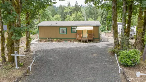 670 N Duckabush Dr N, Hoodsport, WA 98548