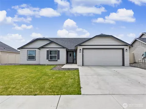 204 Royal Palm Dr, Moses Lake, WA 98837