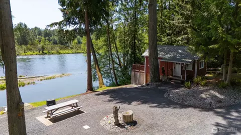 231 Middlecrest Dr, Toledo, WA 98591