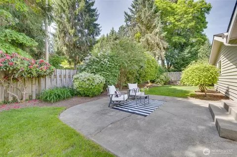 Exterior - 9111 NE 192nd Pl, Bothell, WA 98011 photo 5 of 6