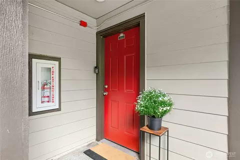 9523 NE 180th St #A102, Bothell, WA 98011 photo 2