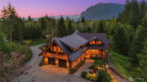 16323 Reserve Dr SE, North Bend, WA 98045