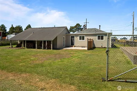 1580 134th Ln, Long Beach, WA 98631