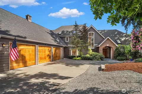 3035 NE 195th St, Lake Forest Park, WA 98155