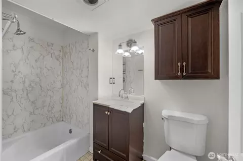 Bath - 929 Pecks Dr, Everett, WA 98203 photo 2 of 2