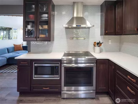 Kitchen - 5915 Cedar Dr, Bow, WA 98232 photo 4 of 4