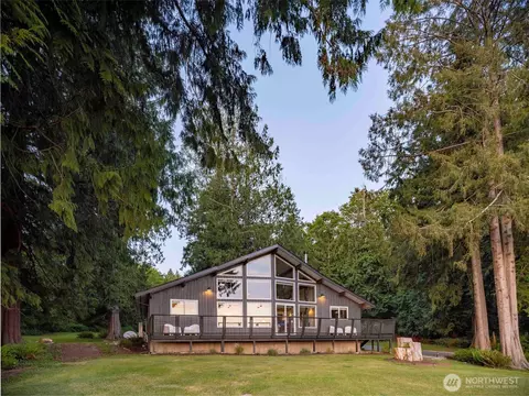 Exterior - 5915 Cedar Dr, Bow, WA 98232 photo 2 of 7