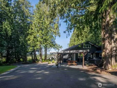 Exterior - 5915 Cedar Dr, Bow, WA 98232 photo 6 of 7