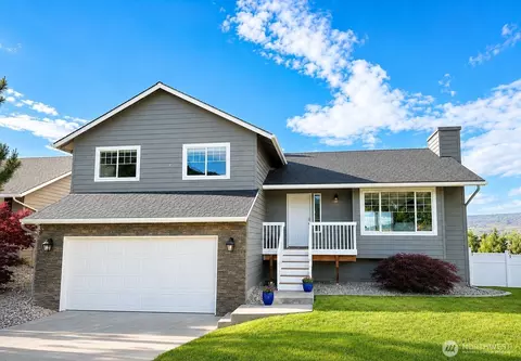 576 Saddle Rock Loop, Wenatchee, WA 98801