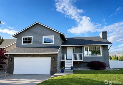 576 Saddle Rock Loop, Wenatchee, WA 98801