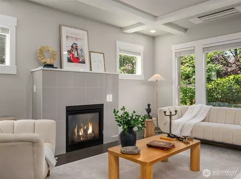 Living - 746 Broadway E, Seattle, WA 98102 photo 4 of 5