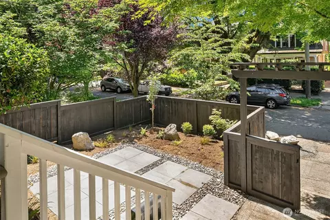 Exterior - 746 Broadway E, Seattle, WA 98102 photo 5 of 5
