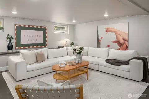 Living - 746 Broadway E, Seattle, WA 98102 photo 5 of 5