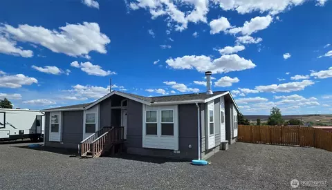 114 E 7th St, Lind, WA 99341 photo 2