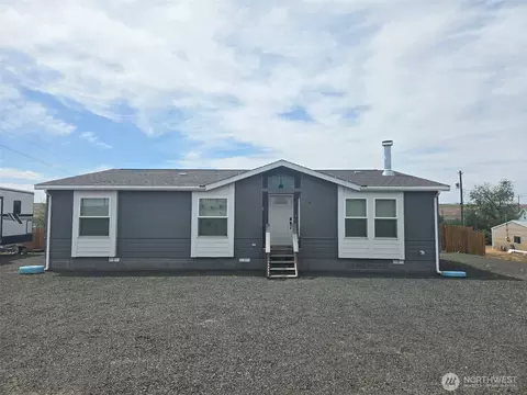 114 E 7th St, Lind, WA 99341