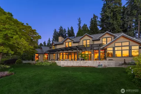 5522 NE Fletcher Lndg, Bainbridge Island, WA 98110