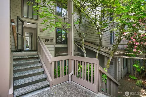13730 15th Ave NE #G204, Seattle, WA 98125