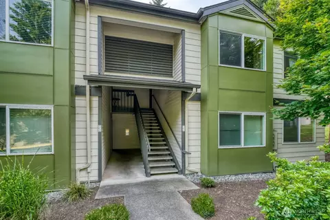 31500 33rd Pl SW #C204, Federal Way, WA 98023