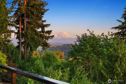 12065 206th Pl SE, Issaquah, WA 98027
