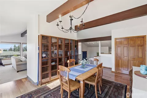 Dining - 3016 51st Pl SW, Everett, WA 98203 photo 1 of 3