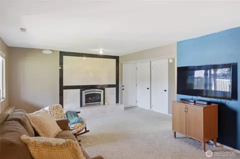 Living - 3016 51st Pl SW, Everett, WA 98203 photo 6 of 6