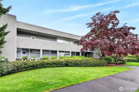 4457 44th Ave SW #101, Seattle, WA 98116
