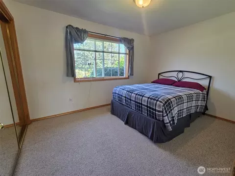 Bedroom - 131 Timothy Ln, Sequim, WA 98382 photo 3 of 3