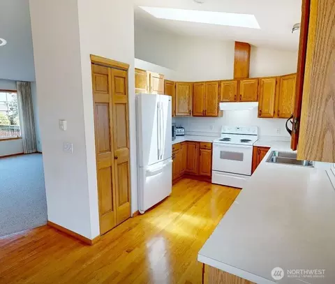 Kitchen - 131 Timothy Ln, Sequim, WA 98382 photo 2 of 2
