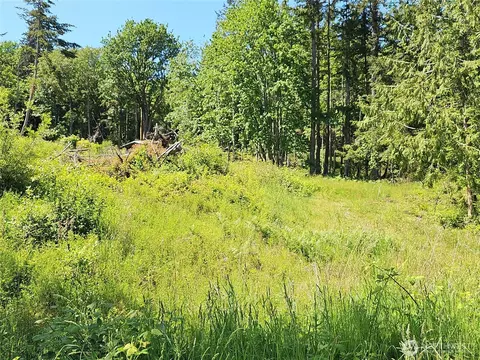 222 Triangle Cove Ln, Camano Island, WA 98282
