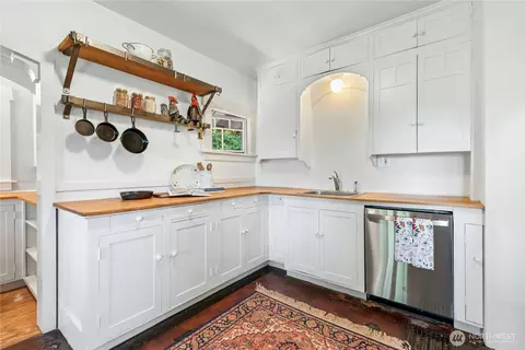 Kitchen - 2077 E Howe St, Seattle, WA 98112 photo 1 of 1