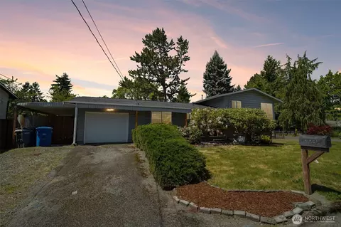 26307 20th Ave S, Des Moines, WA 98198