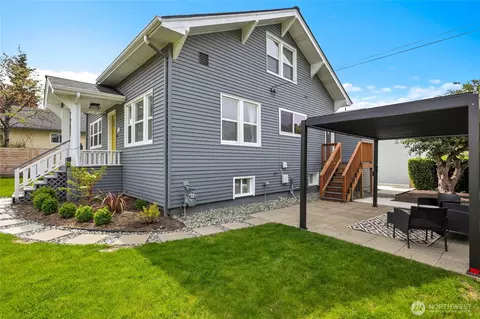 7901 16th Ave SW, Seattle, WA 98106